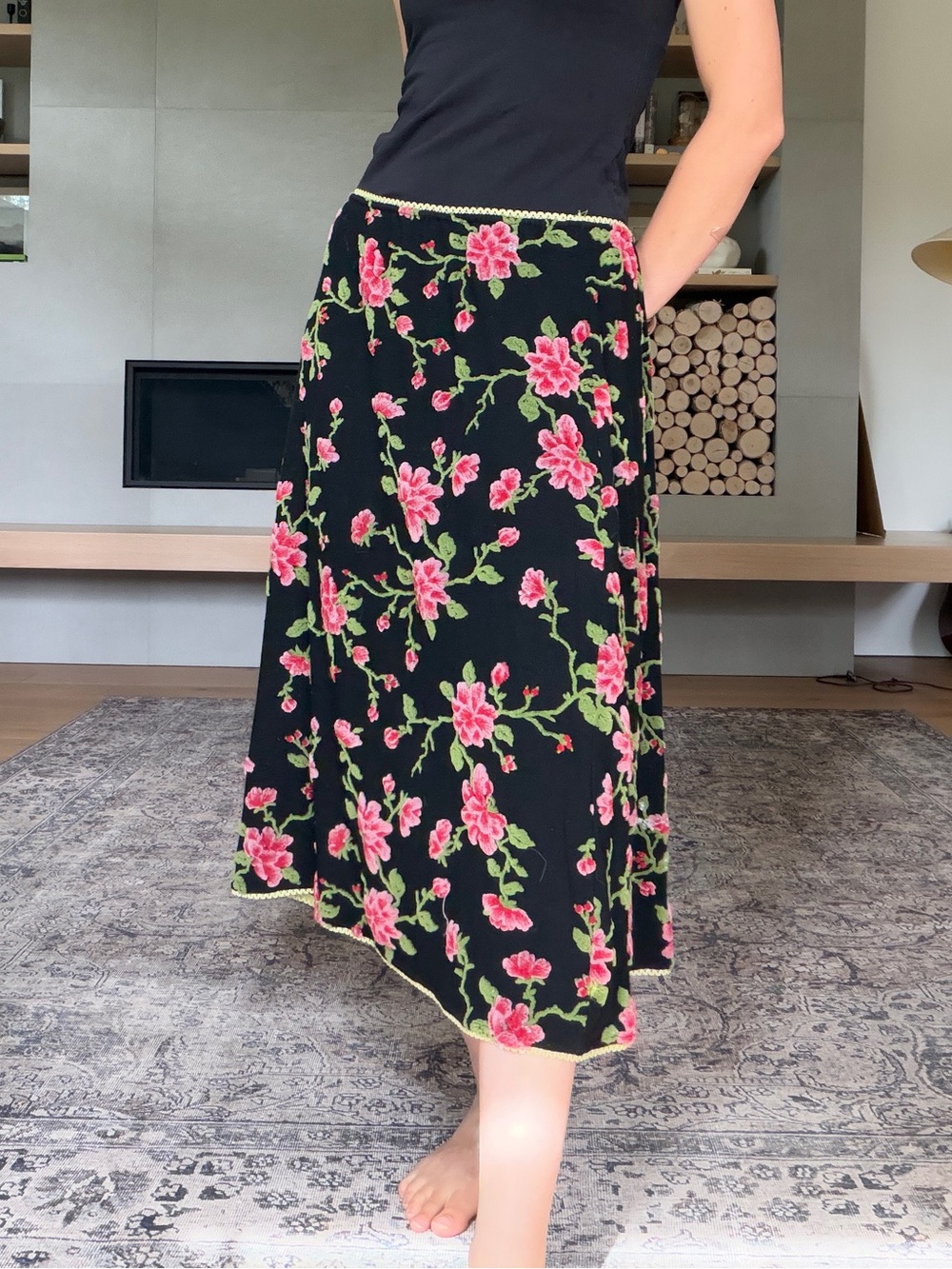 Vintage skirt with velvet florals large to XL